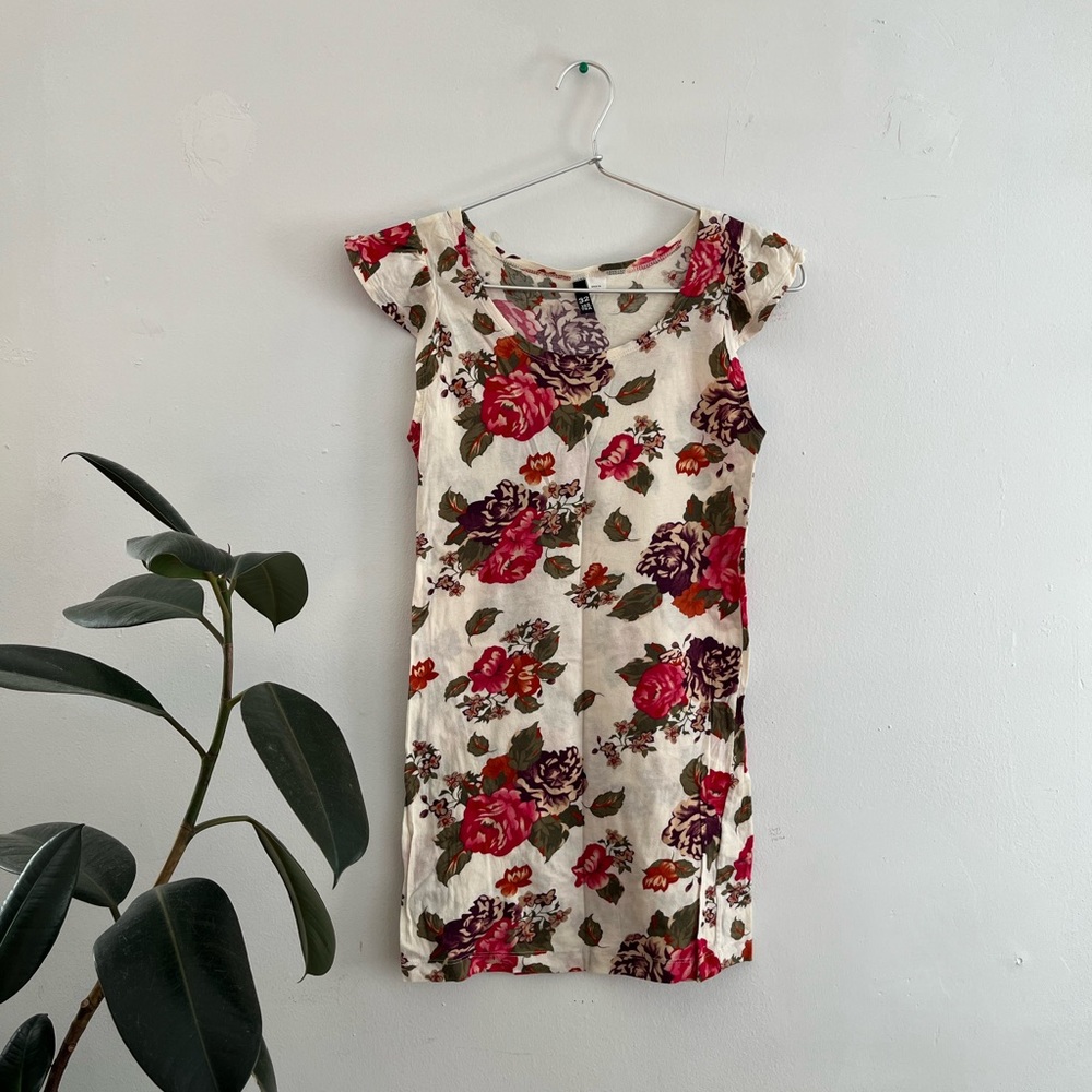 Big red floral print tshirt dress